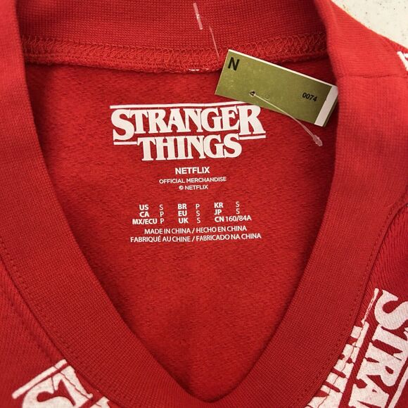 Stranger Things Cropped Sweatshirt Womens Small Red All over graphic Netflix NEW - Picture 4 of 9